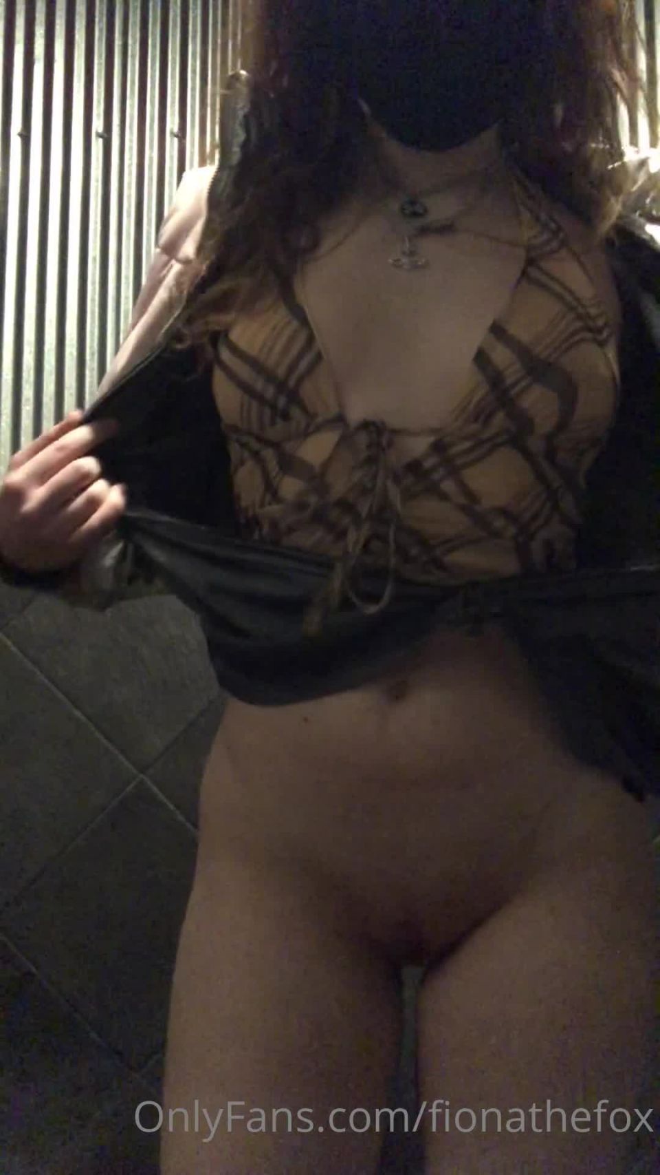 Fiona The Fox () Fionathefox - naughty public flash filmed a lil clip for you guys when i went out last night 07-03-2021
