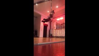 Xxmelodyxx31xx () Xxmelodyxxxx - when she does a happy dance for nailing a trick 05-01-2020