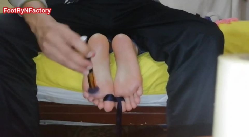 free video 45 Beautiful Feet of a Costa Rican Gammer Again | hd | feet porn extreme foot fetish