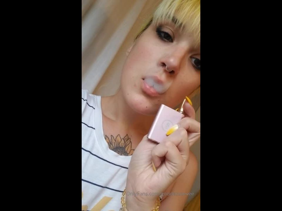 @goddesseevee 2019-08-20 Sunflower smoke $ makes your mind so