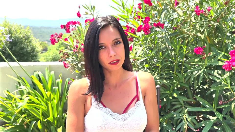 Mia - years old, lawyer in Montpellier! Video Sex Downloa...