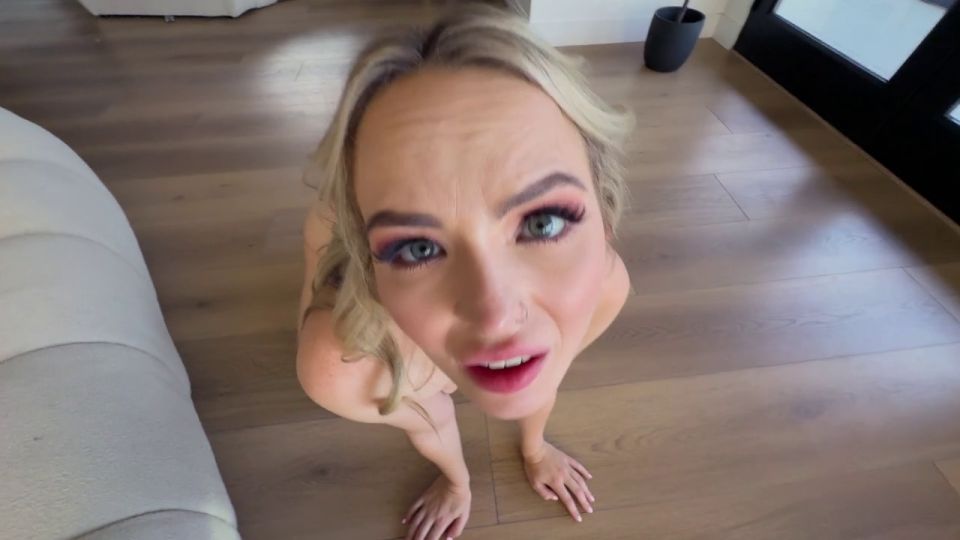 Lilly Bell, Rissa Day - A Con HD/720p 10-10-2025 - Descargar Porno - Mamadas