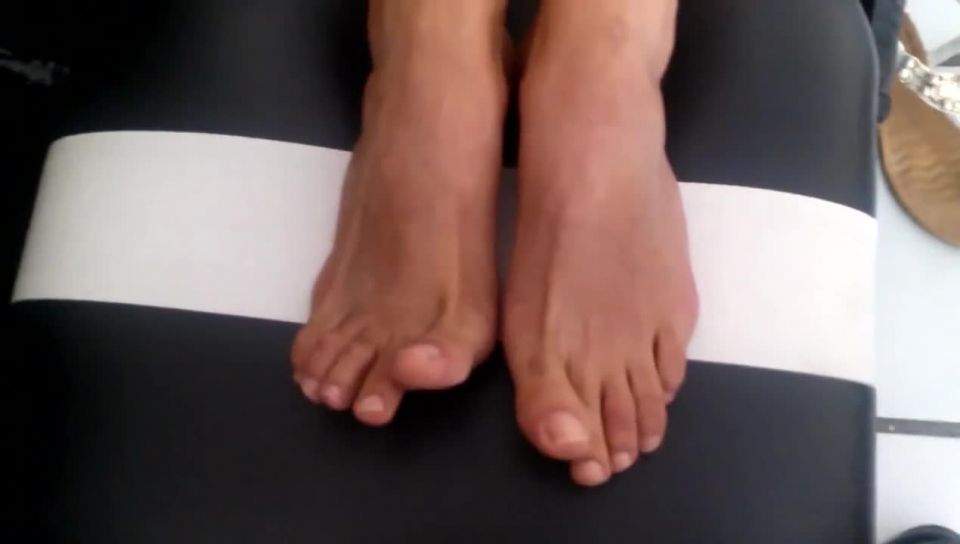 Mature latina milf feet foot tickled - (Feet porn)