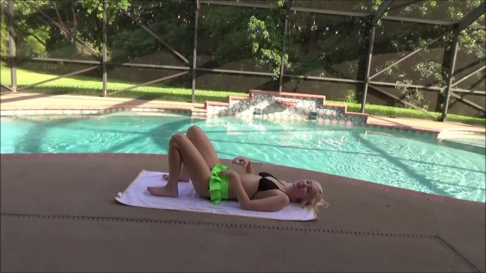 adult xxx video 37 Uncle & Niece’s Poolside Misadventure 720p – Family Therapy – Vera Bliss - fucking - babysitter literotica fetish