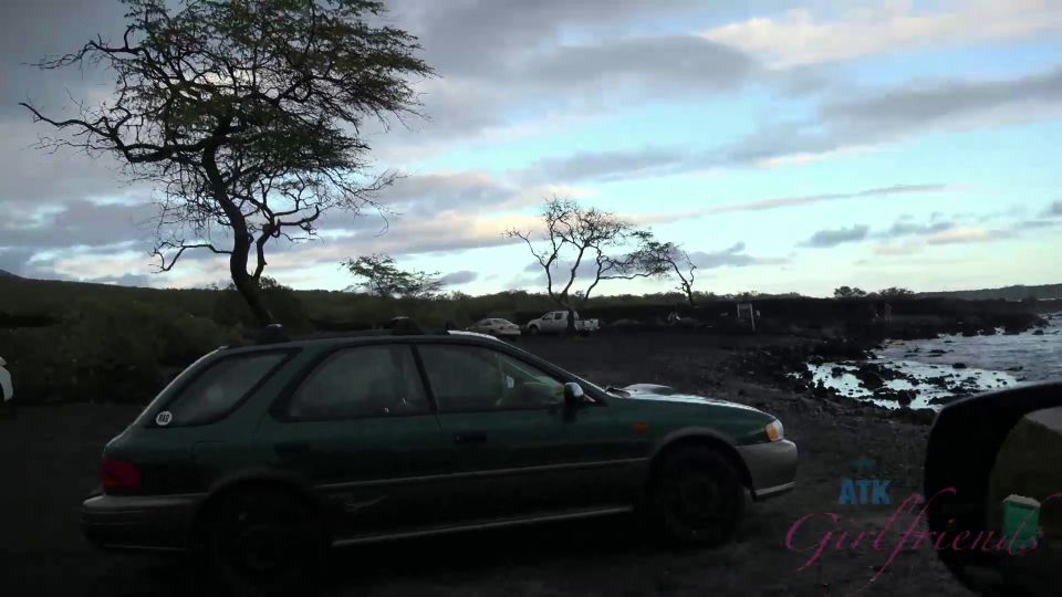 Lola Fae lleva a Hawa a New Heights - ¡Debe ver la escena caliente!