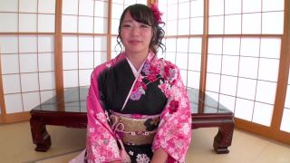 Babe in kimono gives insane Japan blow job
