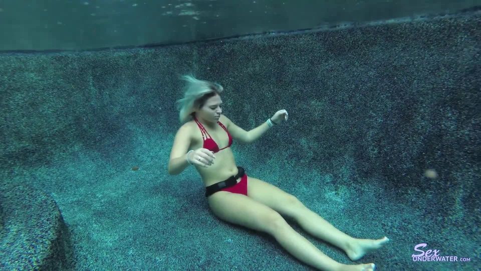 SexUnderwater e1015 Rharri Rhound UW Model Training (mp4)