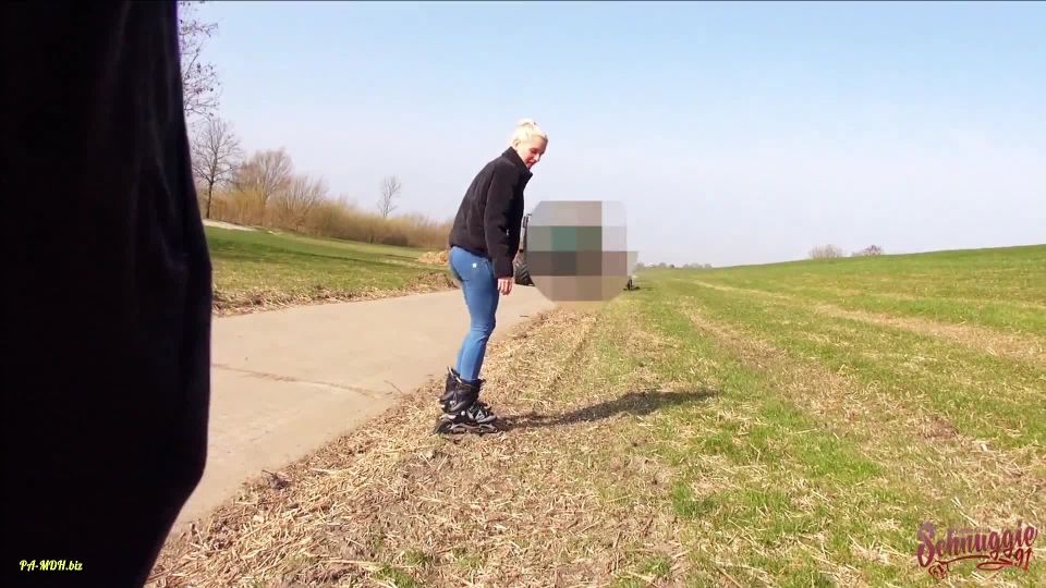 free xxx video 29 sexy girl hardcore amateur porn | Jeans_und_Inliner - Public an_der Elbe  | germany