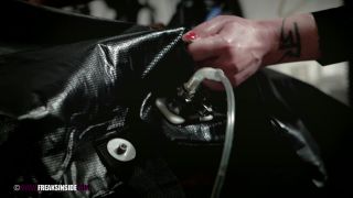 freaksinsideclip270.