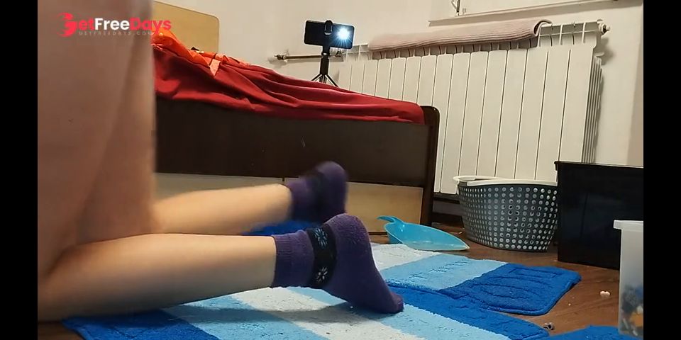 Amateur housewife cleans the house naked. Sexy latina with hairy pussy, big ass.