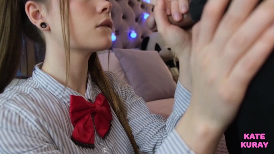 Katekuray, leonzi - schoolgirl sucks cock closeup