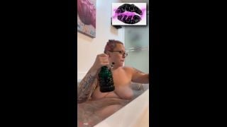 [GetFreeDays.com] BBW step mom MILF smoking 420 fetish wet in the bathtub Sex Clip April 2023