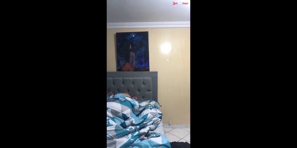 I ask my boyfriend to fuck me and fill my pussy.