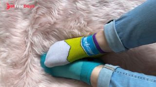 [GetFreeDays.com] Mismatched socks and cute feet Adult Stream June 2023