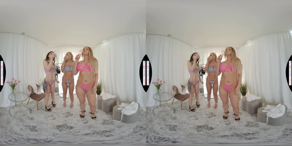 [Kayley Gunner] Naughty America VR - Kayley Gunner Maddy May & Madelyn Monroe