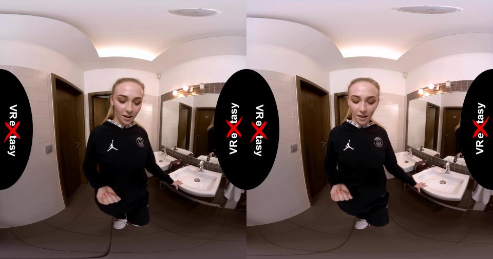 Jenny Wild (Restroom Solo / 09.01.2020) [Oculus] (UltraHD 4K / VR) VReXtasy, video blonde lesbian new 2018 on virtual reality 
