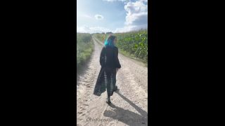 REBECCA CROW - katsandcrows () Katsandcrows - likes to make me chorny i dont know what it is about corn fields 22-09-2021