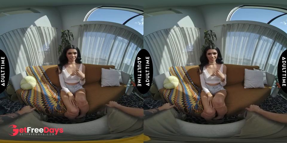 UP CLOSE VR - Wild Petite Brunette Harley Haze KNOWS How To Ride A Dick POV