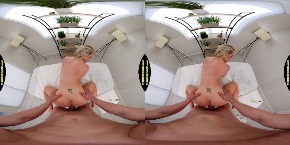 Naughty America VR with Sadie Summers in Sadie Summers is in need of a thick cock to fill her tight wet pussy - VR.