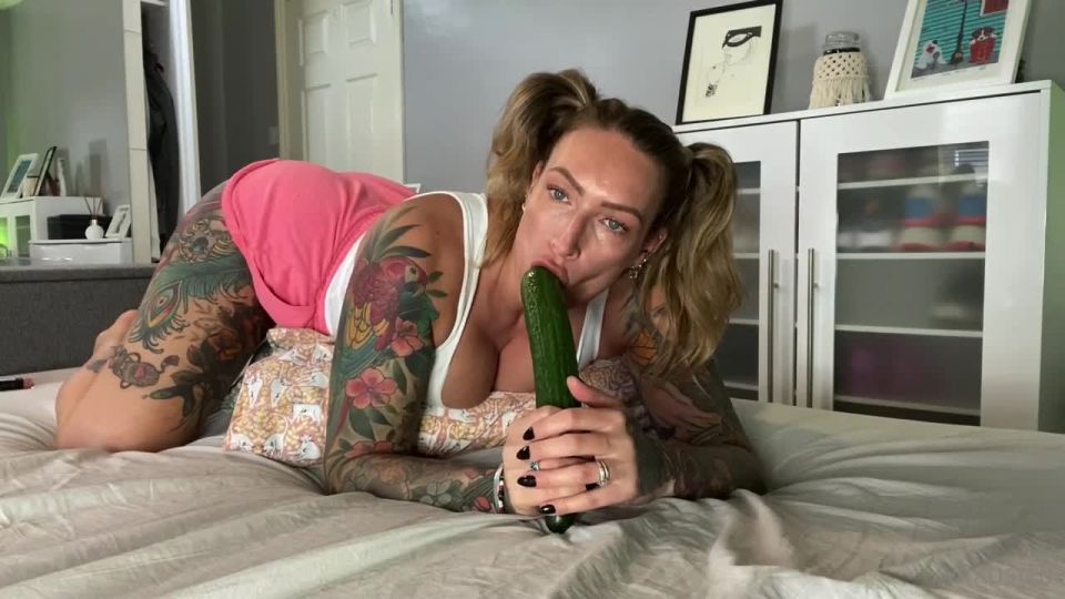 free adult clip 17 Hooters Girl takes home cucumber after her shift and fills her pussy with(..), weird fetish porn on fetish porn 