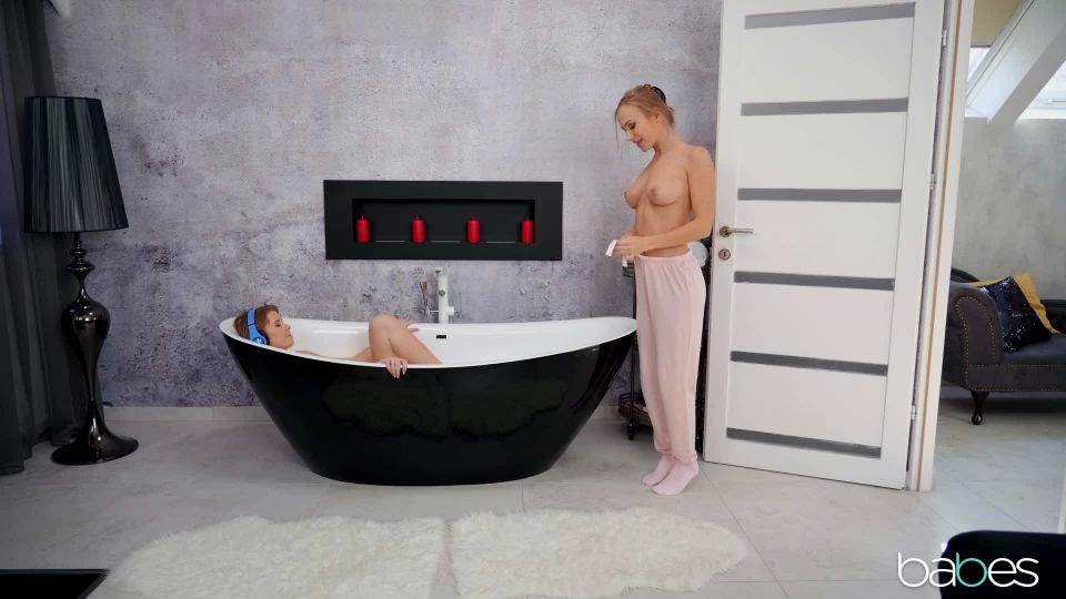 Tub for Two