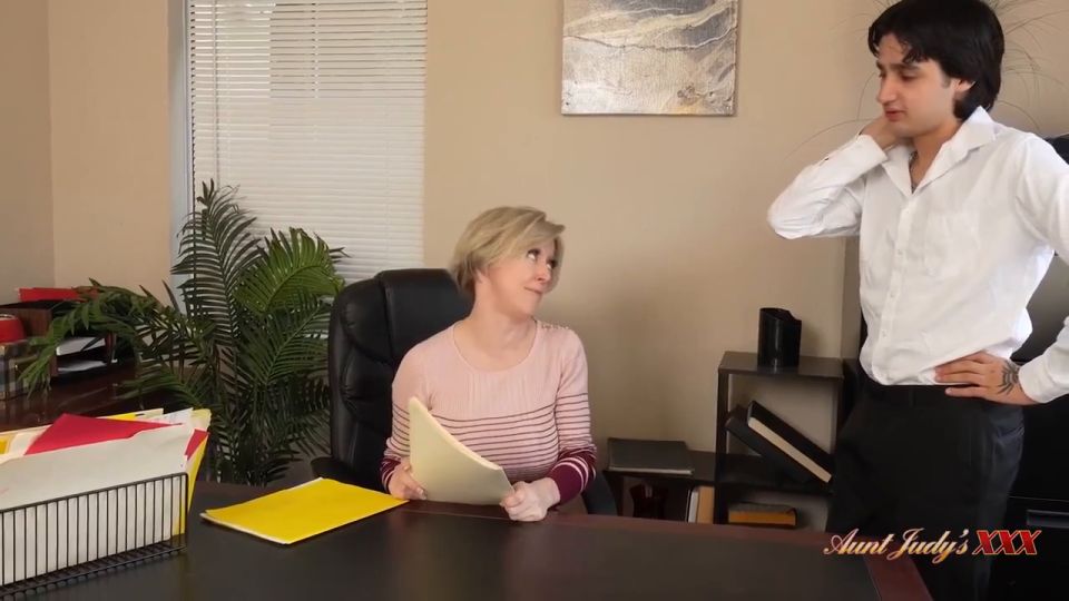 [AuntJudysXXX] Dee Williams – Boss Babe Makes A Sex Toy Out of Her Useless Intern  Milf Dee Williams