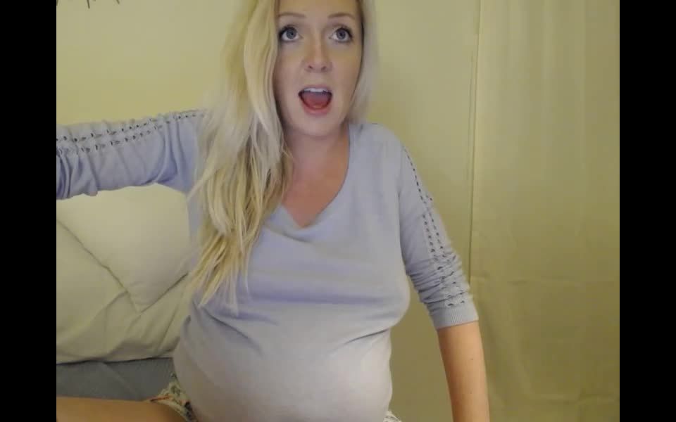 7165 Pregnant woman 13