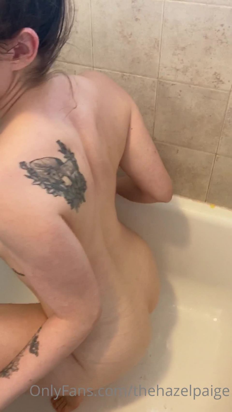 Hazel Paige - thehazelpaige () Thehazelpaige - ping in the tub like a good girl im a lot less p shy than i used to be but 25-09-2020