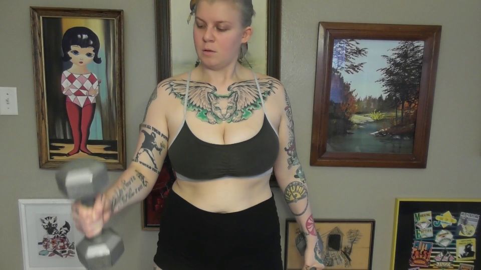 Chubby Tattooed Girl Doing Bicep Curls 1080p