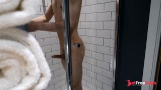 [GetFreeDays.com] Toned Twink caught having fun in the shower so teases the camera Some shower fun Porn Stream October 2022