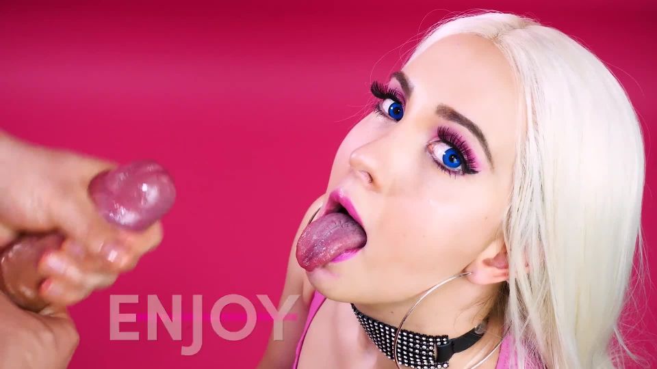 Blonde Bimbo Blowjob - Barbie Doll Gets a Huge Facial[Hot!]