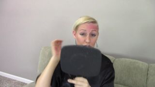 brittany lynn mom gags herself u lick asshole she pees(MILF porn)