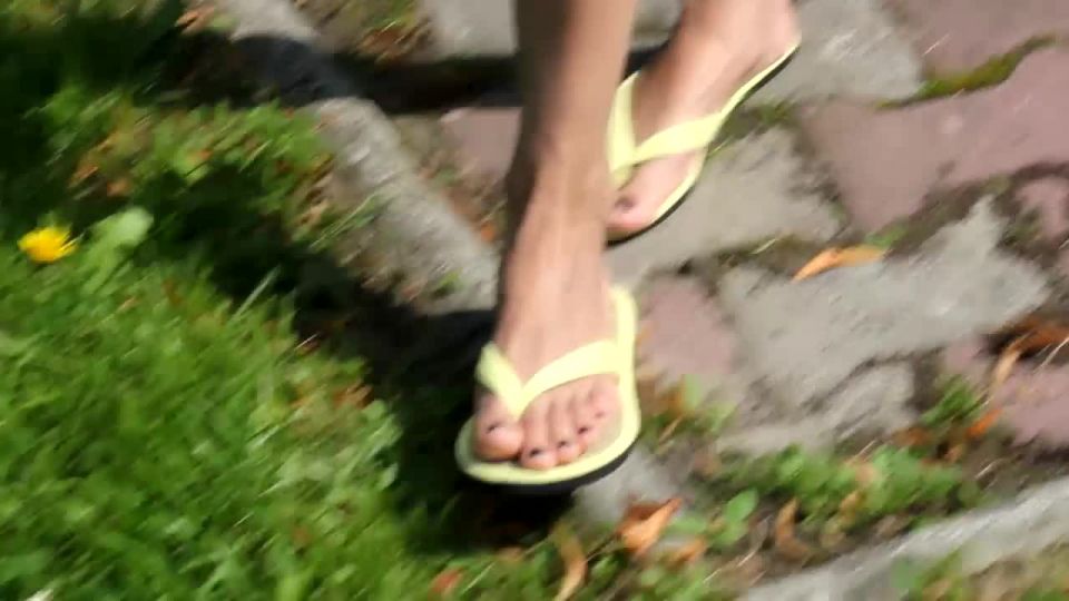 xxx video clip 3  feet porn | ManyVids presents Amateur Girls Feet From Poland – FLIP FLOPS _ LONG TOES | foot