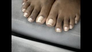 free video 20 Hood milf clear toenails - ebony feet - public big black butt porn
