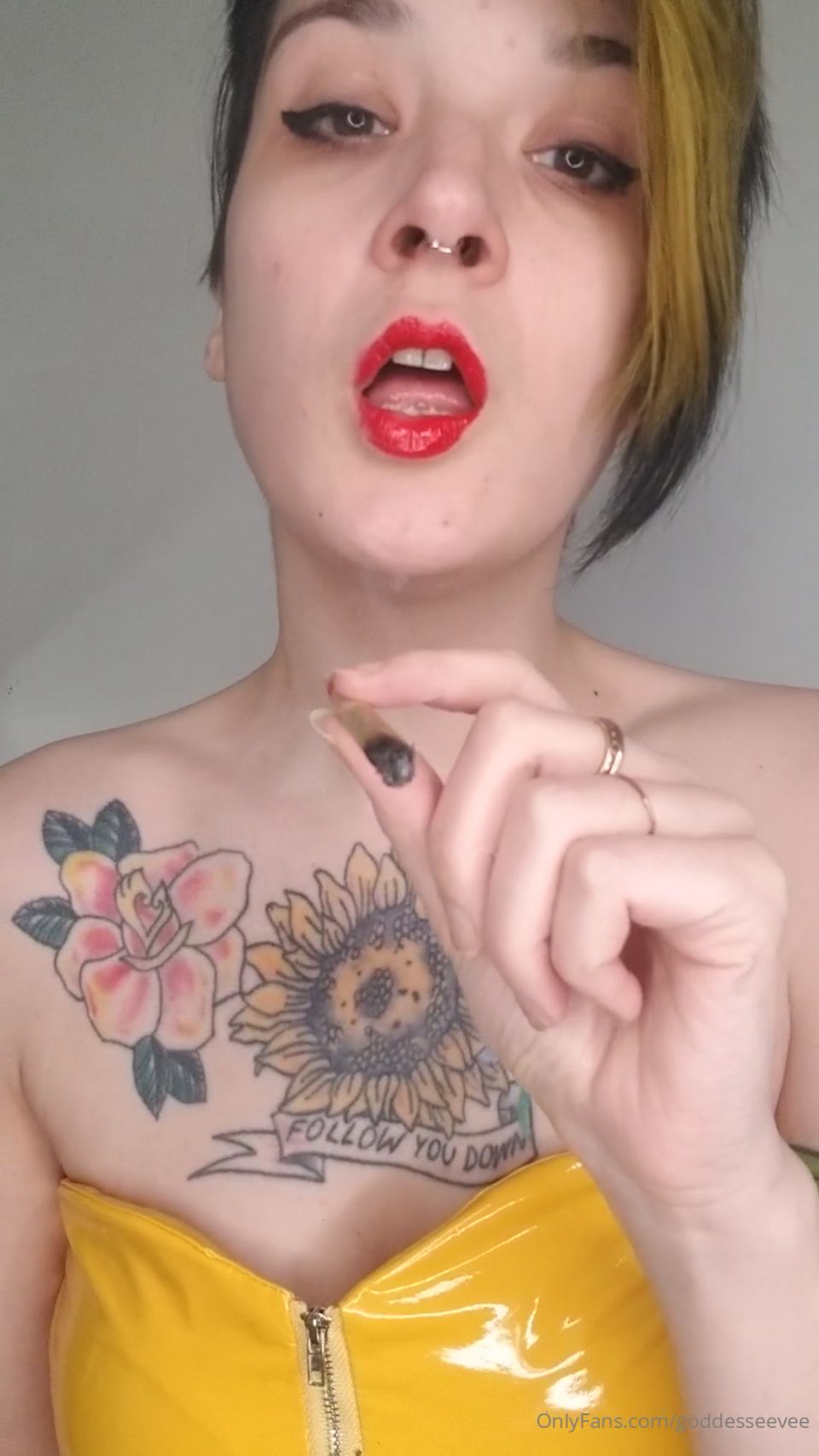 @goddesseevee 2020-04-19  $ get STONED off MOMMY SUNFLOWER'S