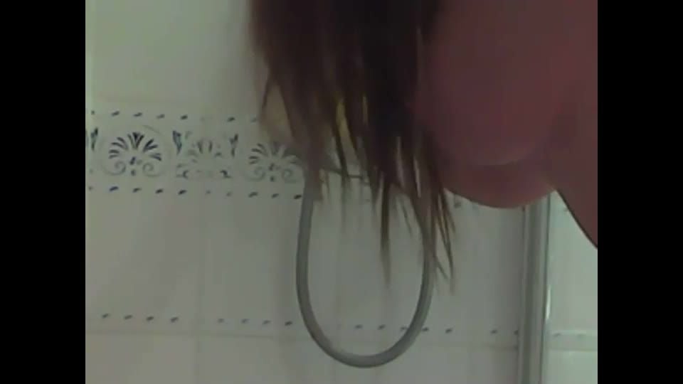 Nice hips caught in the shower