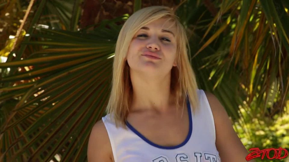 Creampied Cheerleader blowjob Courtney Shea