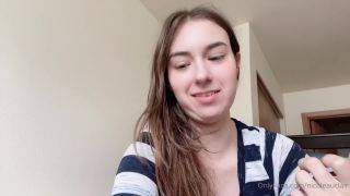 Nicole Auclair Nicoleauclair - heres a sfw video for casual sunday featuring me and my two new kitties i introduce th 15-09-2020