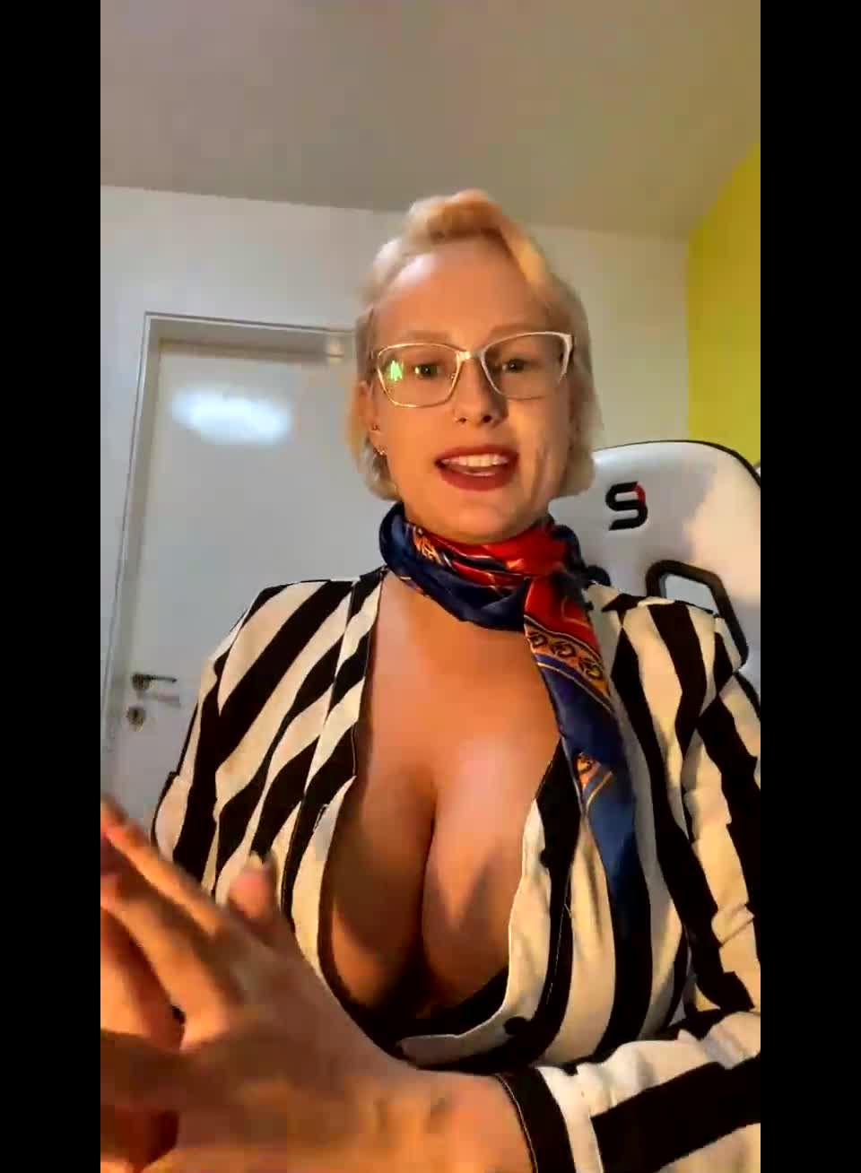 Angel Wicky Livestreamnaughtysecretarypartx