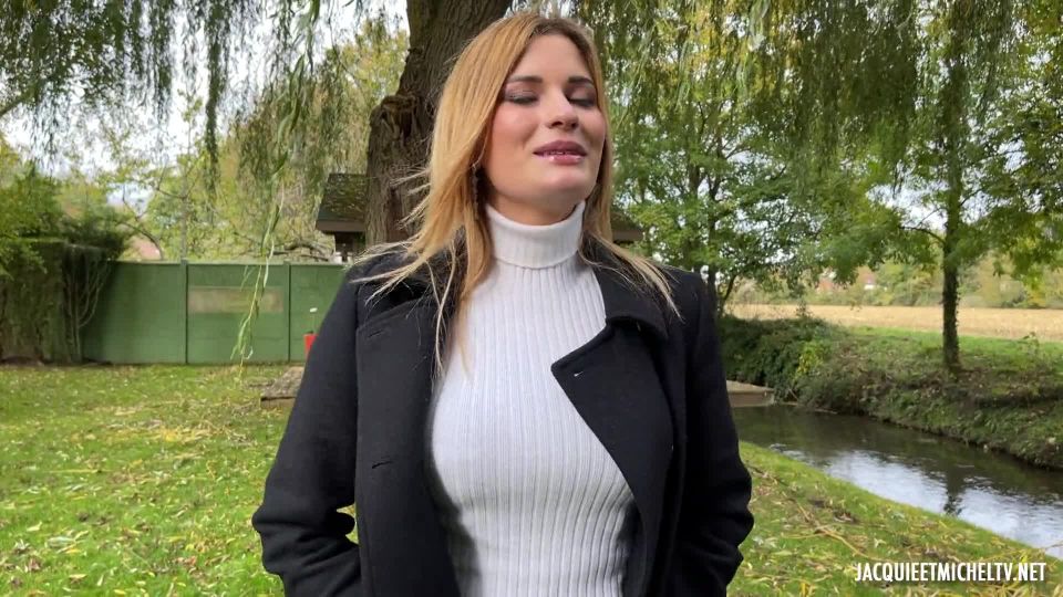 Video Rose : Rose, 22 Years Old, Sublime Hostess 1080p FullHD