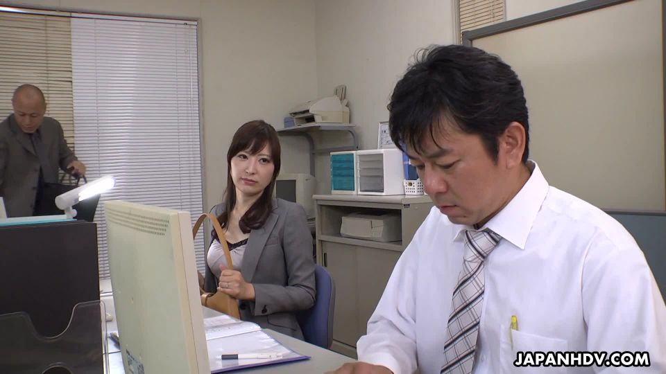 Noeru Mitsushima sucks colleagues cock for cum Asian!