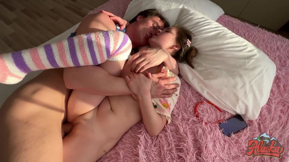 Pornhub.com - Alaska Young - Siterip - K2S - Free Porn Streams - Ver o Descargar Stepsister pidió un masaje y comenzó a tener sexo pornhubcom