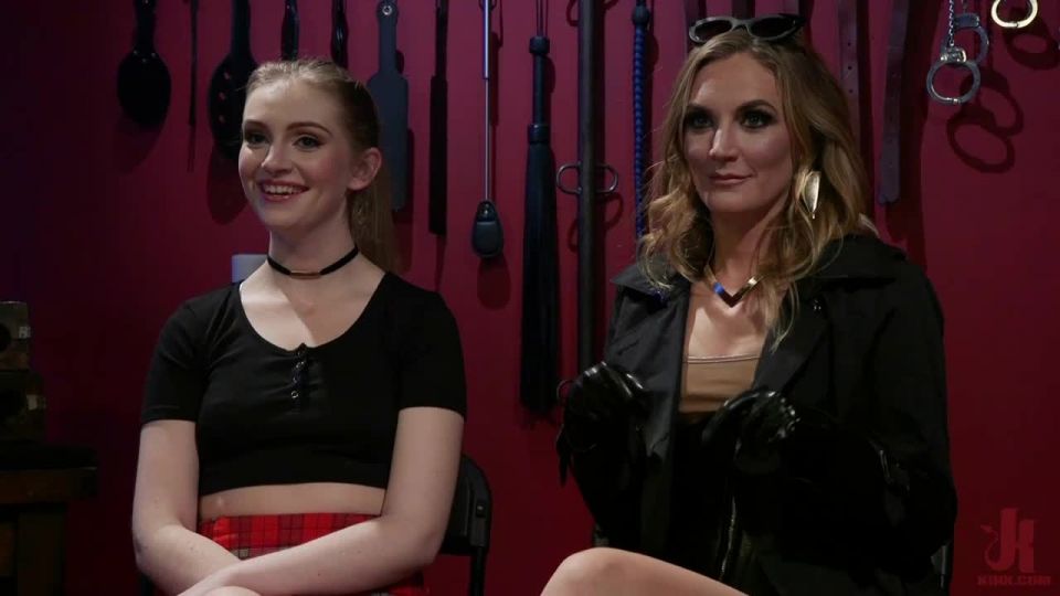 free adult clip 29 summer brielle femdom feet porn | Retaliation: Mona Wales punishes tough little slut | lesbian domination