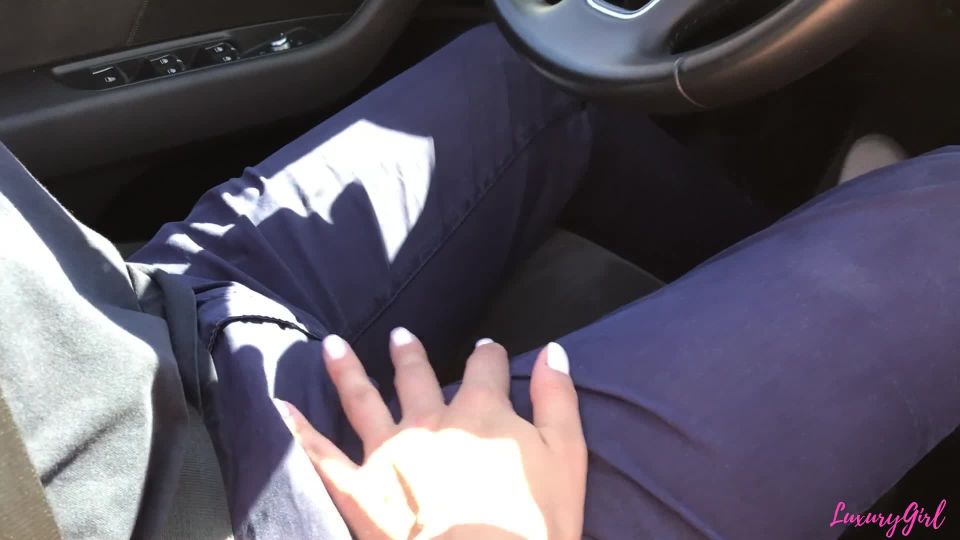 Outdoor Blowjob In The Car? Young Babe In A Cabriolet Amateur!