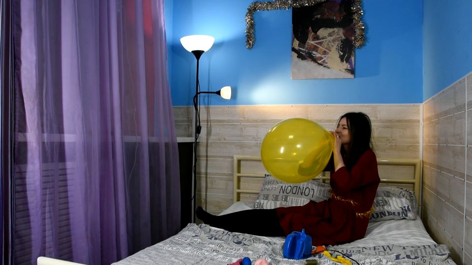 Moscow balloon party - Eva decorates the bedroom -  (FullHD 2024) New Porn