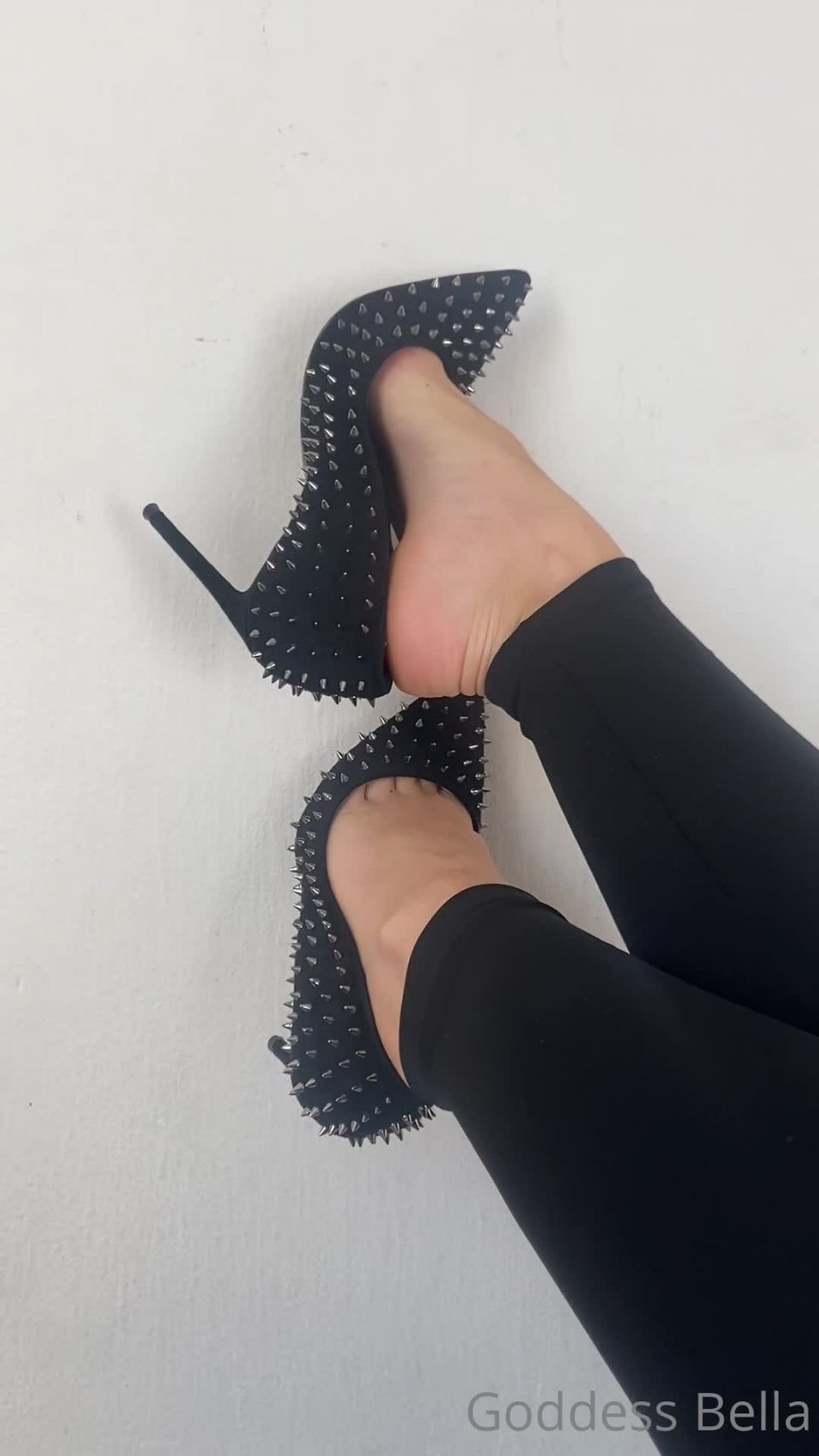 Goddess Bella - thecruelmistress () Thecruelmistress - you crave humiliation you belong down and suck my heel pathetic sluttt 11-10-2021