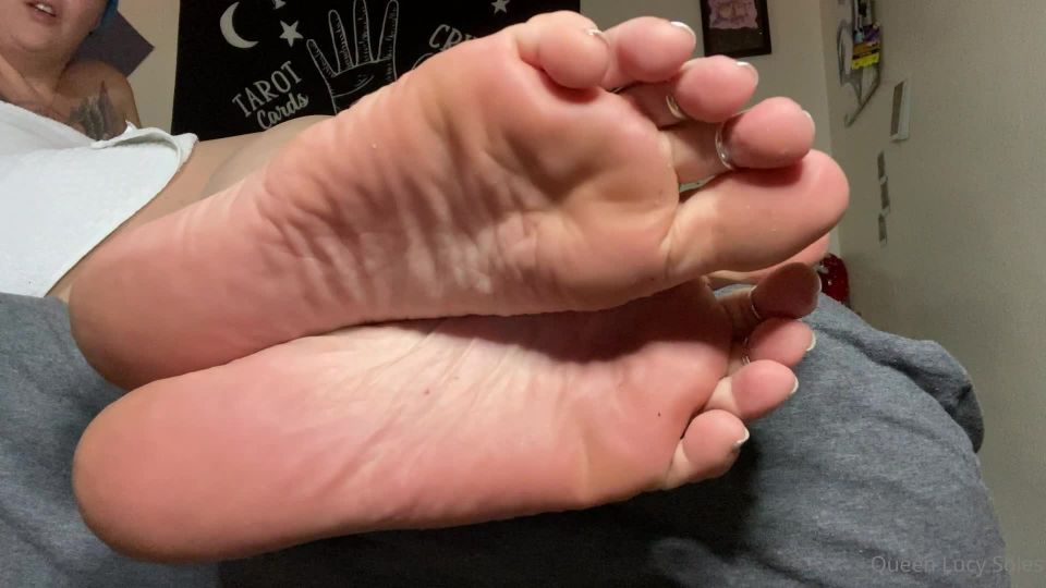 OnlyFans Mystikal Mami fresh out of the bath feet joi soles closeup