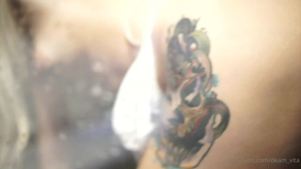 Noches de mareos: Parejas apasionadas en el amor vaporoso