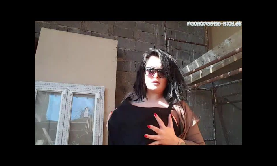 miriam – webcam – flashing her enormous heavy mammaries part 4. webcam 