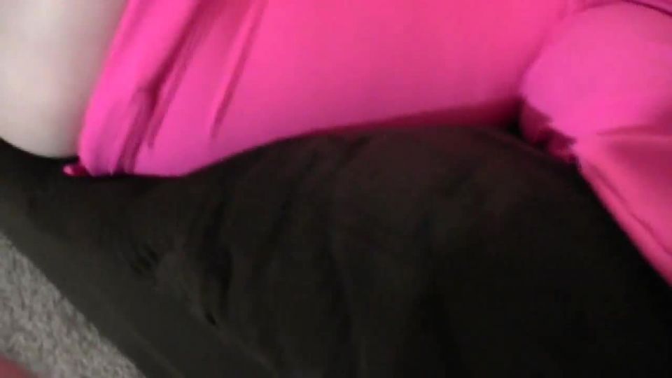 Daphne se durmió en el trabajo 720 - MILF